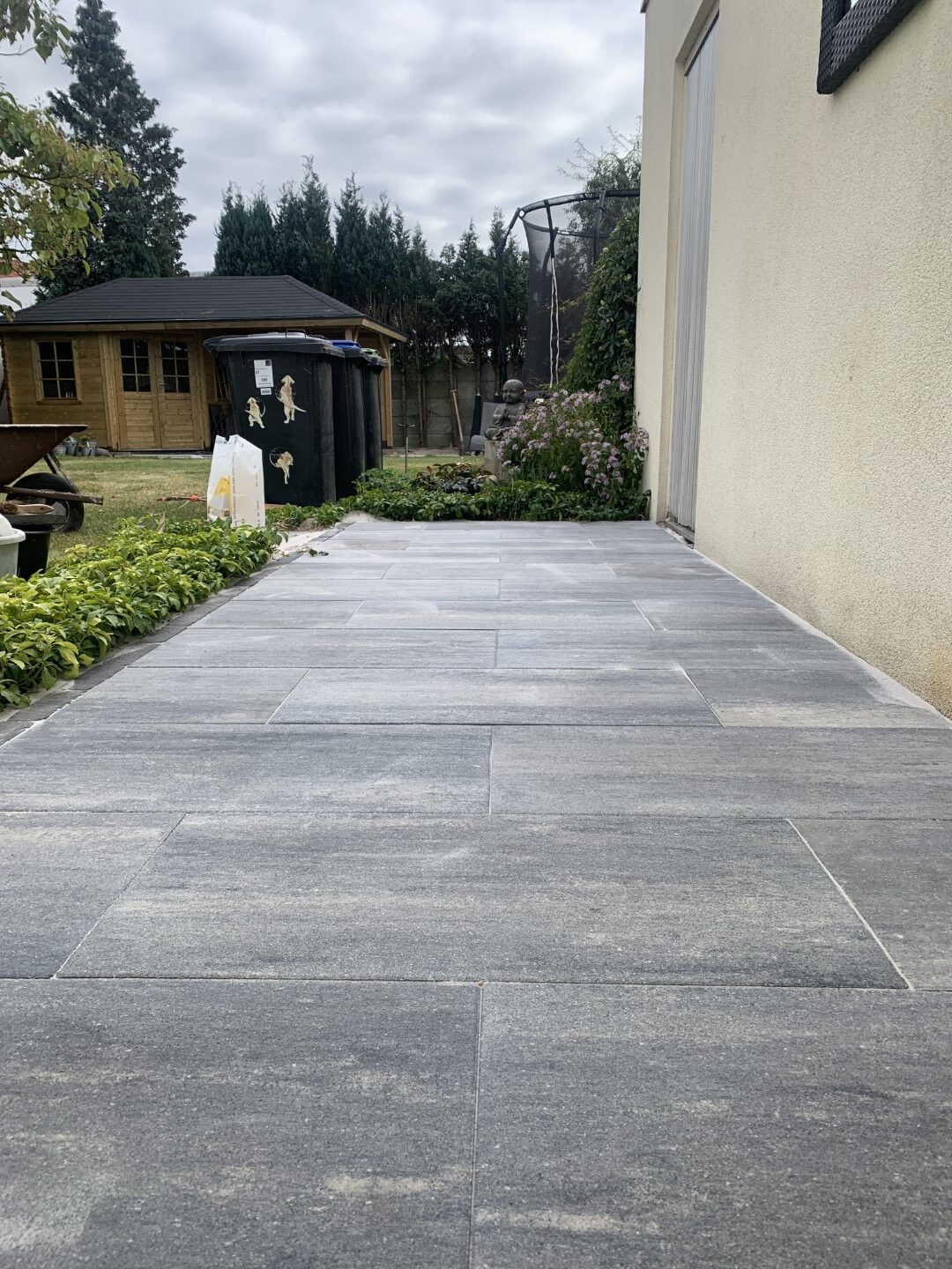 Aanbrengen terrastegels 80x40