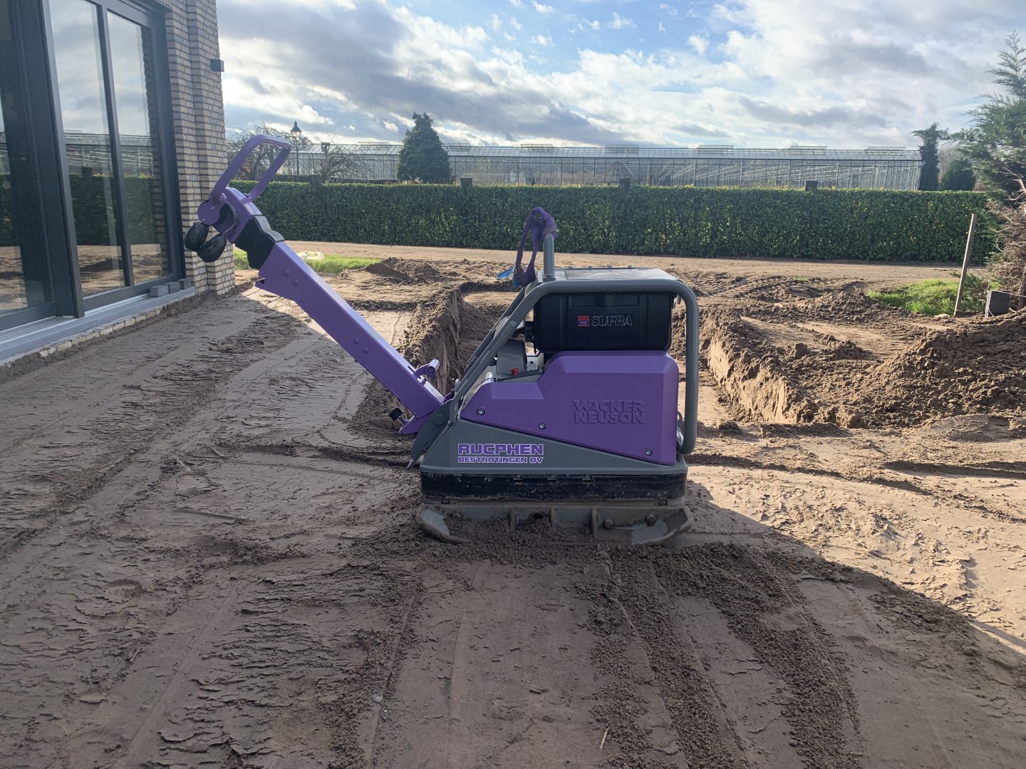 Onderbaan verdichten met onze Wacker Neuson DPU 6555